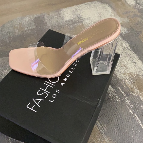 Clear heels - Picture 2 of 3